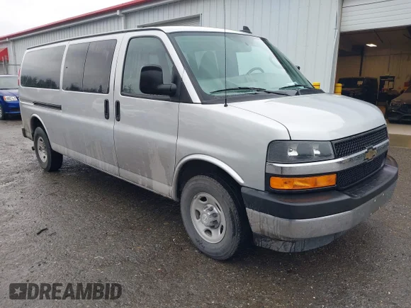 ✅ 2017 Chevrolet Express Passenger LT • VIN: 1GAZGPFF8H1294768 • Лот: 44446733. Опубликован ранее на IAAI с пробегом 60 324 миль. Бесплатный доступ к архиву аукционных продаж из США и подробный отчёт об истории автомобиля на DreamBid. Изображение 1.