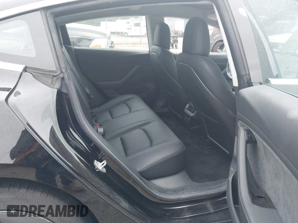 ✅ 2018 Tesla Model 3 Long Range Battery • VIN: 5YJ3E1EBXJF072020 • Лот: 45190206. Опубліковано раніше на IAAI з пробігом 19 286 миль. Безкоштовний доступ до архіву аукціонних продажів зі США та докладний звіт про історію автомобіля на DreamBid. Зображення 8.