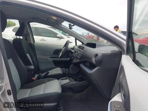 ✅ 2013 Toyota Prius Two • VIN: JTDKDTB30D1548036 • Lot: 44939606. Wystawiony na IAAI z przebiegiem 158 382 mil. Bezpłatny archiwum sprzedaży aukcyjnych z USA i szczegółowy raport historii pojazdu na DreamBid. Zdjęcie 5.