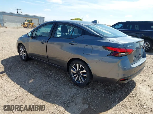 ✅ 2024 Nissan Versa SV • VIN: 3N1CN8EV3RL889476 • Lot: 45274705. Wystawiony na IAAI z przebiegiem 51 222 mil. Bezpłatny archiwum sprzedaży aukcyjnych z USA i szczegółowy raport historii pojazdu na DreamBid. Zdjęcie 3.