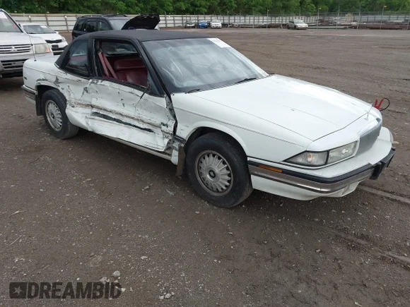 ✅ 1993 Buick Regal • VIN: 2G4WD14L8P1418759 • Lot: 42232352. Wystawiony na IAAI z przebiegiem 50 564 mil. Bezpłatny archiwum sprzedaży aukcyjnych z USA i szczegółowy raport historii pojazdu na DreamBid. Zdjęcie 1.