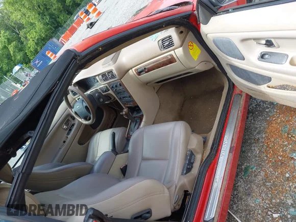 ✅ 2001 Volvo C70 • VIN: YV1NC53D41J021044 • Лот: 42441997. Опубліковано раніше на IAAI з пробігом 157 543 миль. Безкоштовний доступ до архіву аукціонних продажів зі США та докладний звіт про історію автомобіля на DreamBid. Зображення 5.