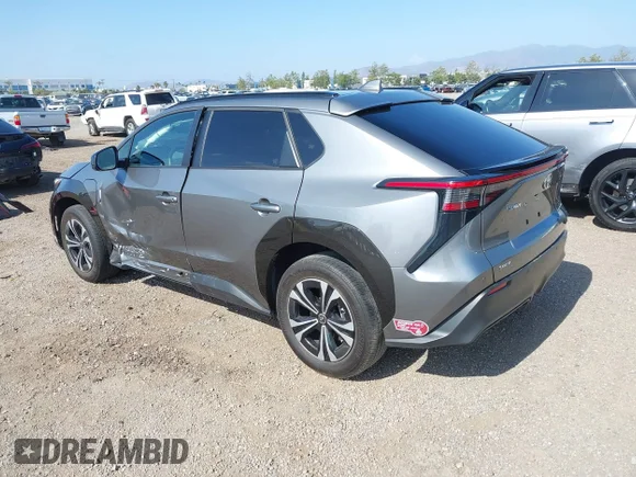 ✅ 2024 Toyota bZ4X XLE • VIN: JTMAAAAA0RA034607 • Lot: 42359955. Wystawiony na IAAI z przebiegiem 16 216 mil. Bezpłatny archiwum sprzedaży aukcyjnych z USA i szczegółowy raport historii pojazdu na DreamBid. Zdjęcie 3.