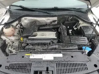 ✅ 2017 Volkswagen Tiguan Sport • VIN: WVGTV7AX2HK005974 • Лот: 57796035. Опубликован ранее на Copart с пробегом 142 787 миль. Бесплатный доступ к архиву аукционных продаж из США и подробный отчёт об истории автомобиля на DreamBid. Изображение 14.