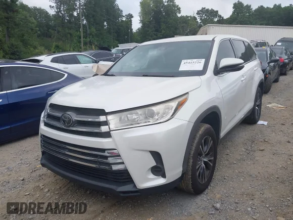 ✅ 2019 Toyota Highlander LE • VIN: 5TDZARFH6KS047037 • Лот: 45415226. Опубліковано раніше на IAAI з пробігом 88 368 миль. Безкоштовний доступ до архіву аукціонних продажів зі США та докладний звіт про історію автомобіля на DreamBid. Зображення 2.
