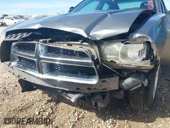 ✅ 2012 Dodge Charger SE • VIN: 2C3CDXBG6CH297736 • Lot: 45296825. Wystawiony na IAAI z przebiegiem 266 765 mil. Bezpłatny archiwum sprzedaży aukcyjnych z USA i szczegółowy raport historii pojazdu na DreamBid. Zdjęcie 6.