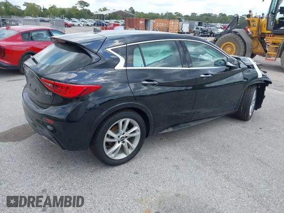 ✅ 2018 Infiniti QX30 Luxe • VIN: SJKCH5CPXJA056337 • Лот: 43833644. Опубліковано раніше на IAAI з пробігом 120 551 миль. Безкоштовний доступ до архіву аукціонних продажів зі США та докладний звіт про історію автомобіля на DreamBid. Зображення 4.