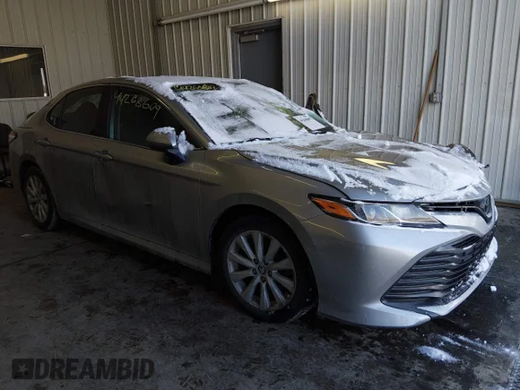 ✅ 2019 Toyota Camry SE • VIN: 4T1B11HK3KU195424 • Lot: 44268609. Wystawiony na IAAI z przebiegiem 115 585 mil. Bezpłatny archiwum sprzedaży aukcyjnych z USA i szczegółowy raport historii pojazdu na DreamBid. Zdjęcie 1.