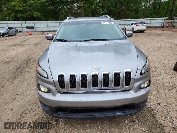 ✅ 2017 Jeep Cherokee Latitude • VIN: 1C4PJLCB2HW585604 • Lot: 52387996. Wystawiony na Copart z przebiegiem 59 707 mil. Bezpłatny archiwum sprzedaży aukcyjnych z USA i szczegółowy raport historii pojazdu na DreamBid. Zdjęcie 5.