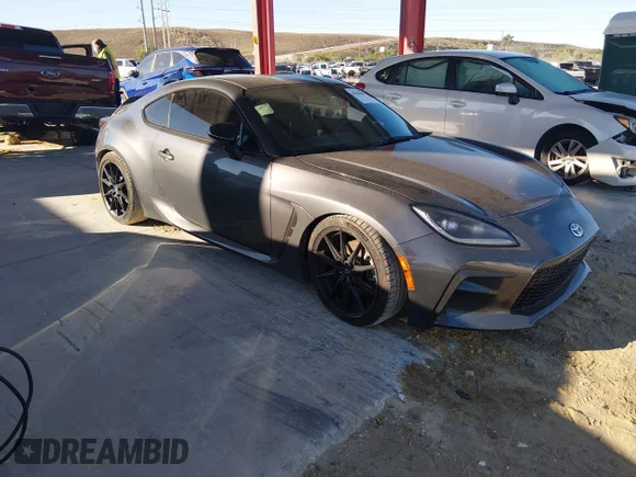 ✅ 2023 Toyota 86 Premium • VIN: JF1ZNBE12P9755149 • Lot: 44260086. Listed on IAAI with 31,255 mi. Free auction sales archive from the USA and detailed vehicle history report at DreamBid. Image 1.