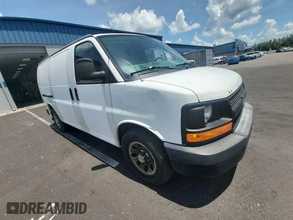 ✅ 2013 Chevrolet Express Cargo • VIN: 1GCSGAFX2D1160654 • Lot: 42621265. Wystawiony na IAAI z przebiegiem 152 209 mil. Bezpłatny archiwum sprzedaży aukcyjnych z USA i szczegółowy raport historii pojazdu na DreamBid. Zdjęcie 1.