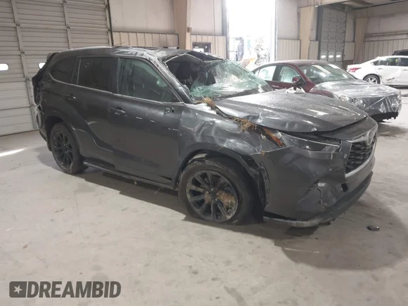 ✅ 2024 Toyota Highlander LE • VIN: 5TDKDRBHXRS552247 • Lot: 43837118. Listed on IAAI with 40,507 mi. Free auction sales archive from the USA and detailed vehicle history report at DreamBid. Image 1.