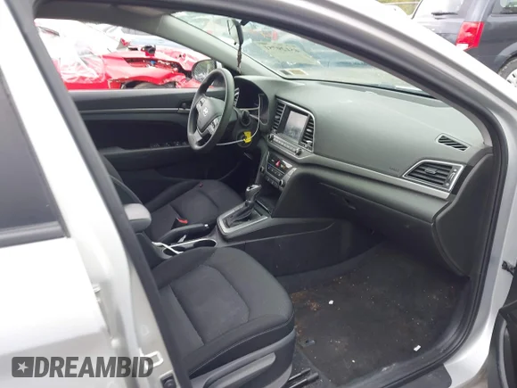 ✅ 2018 Hyundai Elantra SEL • VIN: 5NPD84LFXJH281990 • Lot: 45129751. Wystawiony na IAAI z przebiegiem 135 369 mil. Bezpłatny archiwum sprzedaży aukcyjnych z USA i szczegółowy raport historii pojazdu na DreamBid. Zdjęcie 5.