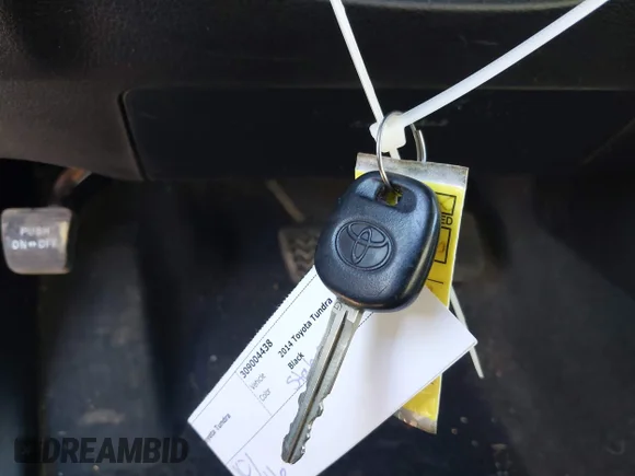 ✅ 2014 Toyota Tundra SR • VIN: 5TFUM5F12EX054689 • Lot: 43517765. Wystawiony na IAAI z przebiegiem 179 249 mil. Bezpłatny archiwum sprzedaży aukcyjnych z USA i szczegółowy raport historii pojazdu na DreamBid. Zdjęcie 11.
