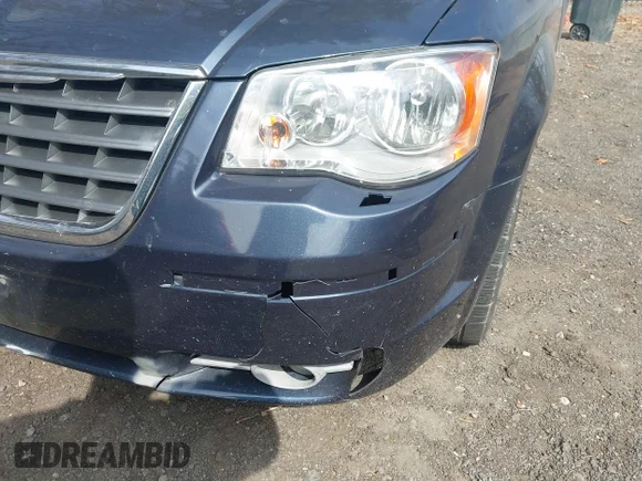 ✅ 2008 Chrysler Town & Country Touring • VIN: 2A8HR54P48R709120 • Lot: 44584761. Wystawiony na IAAI z przebiegiem 171 919 mil. Bezpłatny archiwum sprzedaży aukcyjnych z USA i szczegółowy raport historii pojazdu na DreamBid. Zdjęcie 6.