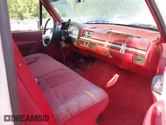 ✅ 1993 Ford F-150 • VIN: 1FTDF15N9PNA65890 • Lot: 42646144. Wystawiony na IAAI z przebiegiem 114 248 mil. Bezpłatny archiwum sprzedaży aukcyjnych z USA i szczegółowy raport historii pojazdu na DreamBid. Zdjęcie 5.