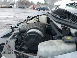 ✅ 2005 GMC Savana Cargo Y3G Mobility • VIN: 1GTHG35U651228808 • Lot: 43713347. Wystawiony na IAAI z przebiegiem 72 371 mil. Bezpłatny archiwum sprzedaży aukcyjnych z USA i szczegółowy raport historii pojazdu na DreamBid. Zdjęcie 12.