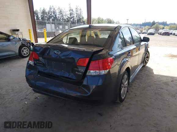 ✅ 2014 Subaru Legacy Limited • VIN: 4S3BMBL66E3033471 • Lot: 45019650. Wystawiony na IAAI z przebiegiem 137 172 mil. Bezpłatny archiwum sprzedaży aukcyjnych z USA i szczegółowy raport historii pojazdu na DreamBid. Zdjęcie 4.