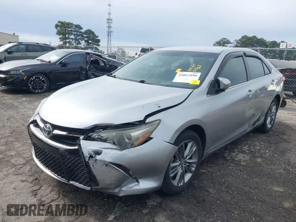 ✅ 2015 Toyota Camry SE • VIN: 4T1BF1FK3FU025901 • Lot: 44062890. Wystawiony na IAAI z przebiegiem 40 348 mil. Bezpłatny archiwum sprzedaży aukcyjnych z USA i szczegółowy raport historii pojazdu na DreamBid. Zdjęcie 6.