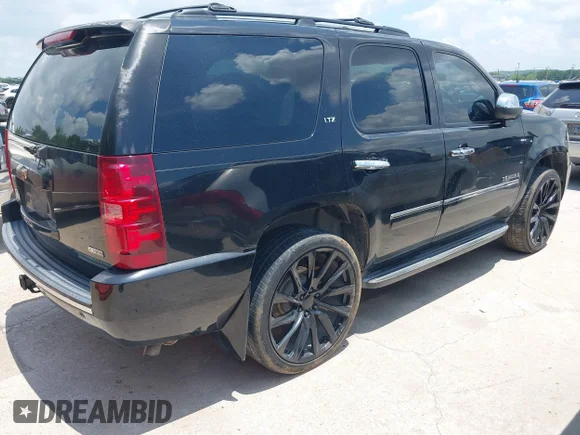 ✅ 2009 Chevrolet Tahoe LTZ • VIN: 1GNFK33069R186676 • Lot: 45389315. Wystawiony na IAAI z przebiegiem 202 448 mil. Bezpłatny archiwum sprzedaży aukcyjnych z USA i szczegółowy raport historii pojazdu na DreamBid. Zdjęcie 4.