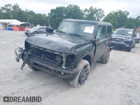 ✅ 2022 Ford Bronco • VIN: 1FMDE5AH0NLA84908 • Lot: 42638900. Wystawiony na IAAI z przebiegiem 20 322 mil. Bezpłatny archiwum sprzedaży aukcyjnych z USA i szczegółowy raport historii pojazdu na DreamBid. Zdjęcie 2.