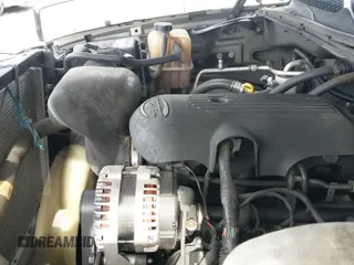 ✅ 2006 Chevrolet Silverado 2500HD Work Truck • VIN: 1GCHC23U06F122366 • Lot: 43701699. Wystawiony na IAAI z przebiegiem 330 993 mil. Bezpłatny archiwum sprzedaży aukcyjnych z USA i szczegółowy raport historii pojazdu na DreamBid. Zdjęcie 23.