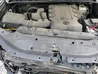 ✅ 2017 Toyota 4Runner TRD Off Road Premium • VIN: JTEBU5JR5H5452933 • Lot: 85507415. Listed on Copart with 136,178 mi. Free auction sales archive from the USA and detailed vehicle history report at DreamBid. Image 16.