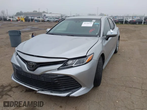 ✅ 2018 Toyota Camry SE • VIN: 4T1B11HK8JU559075 • Lot: 44230229. Wystawiony na IAAI z przebiegiem 96 353 mil. Bezpłatny archiwum sprzedaży aukcyjnych z USA i szczegółowy raport historii pojazdu na DreamBid. Zdjęcie 2.