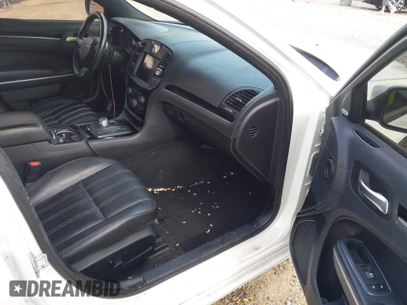 ✅ 2019 Chrysler 300 • VIN: AL19AN01300051936 • Lot: 41554385. Wystawiony na IAAI z przebiegiem 95 447 mil. Bezpłatny archiwum sprzedaży aukcyjnych z USA i szczegółowy raport historii pojazdu na DreamBid. Zdjęcie 5.