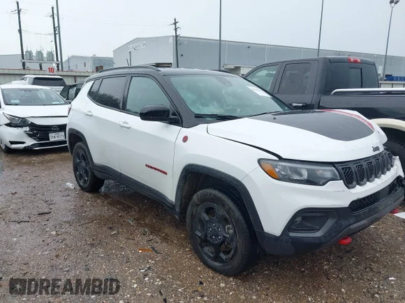 ✅ 2024 Jeep Compass Trailhawk • VIN: 3C4NJDDN4RT596956 • Lot: 45385764. Wystawiony na IAAI z przebiegiem 54 478 mil. Bezpłatny archiwum sprzedaży aukcyjnych z USA i szczegółowy raport historii pojazdu na DreamBid. Zdjęcie 1.