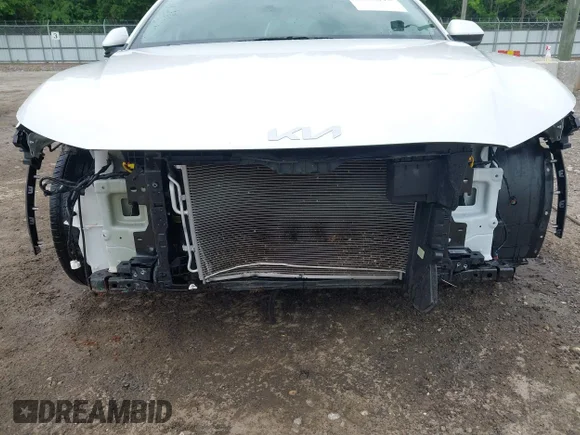 ✅ 2025 Kia K4 EX • VIN: 3KPFU4DE2SE039887 • Lot: 45018115. Wystawiony na IAAI z przebiegiem 25 000 mil. Bezpłatny archiwum sprzedaży aukcyjnych z USA i szczegółowy raport historii pojazdu na DreamBid. Zdjęcie 6.