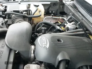 ✅ 2001 Chevrolet Silverado 2500HD LS • VIN: 1GCHK23U21F199851 • Lot: 42180073. Wystawiony na IAAI z przebiegiem 80 168 mil. Bezpłatny archiwum sprzedaży aukcyjnych z USA i szczegółowy raport historii pojazdu na DreamBid. Zdjęcie 12.