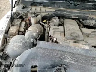 ✅ 2018 Ram 2500 Tradesman • VIN: 3C6UR4HL2JG363501 • Lot: 64766955. Wystawiony na Copart z przebiegiem 128 601 mil. Bezpłatny archiwum sprzedaży aukcyjnych z USA i szczegółowy raport historii pojazdu na DreamBid. Zdjęcie 15.