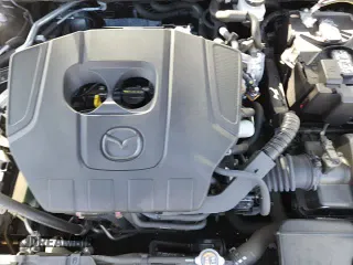 ✅ 2025 Mazda 3 S Select Sport • VIN: JM1BPABM9S1762704 • Lot: 93465625. Wystawiony na Copart z przebiegiem 19 505 mil. Bezpłatny archiwum sprzedaży aukcyjnych z USA i szczegółowy raport historii pojazdu na DreamBid. Zdjęcie 13.