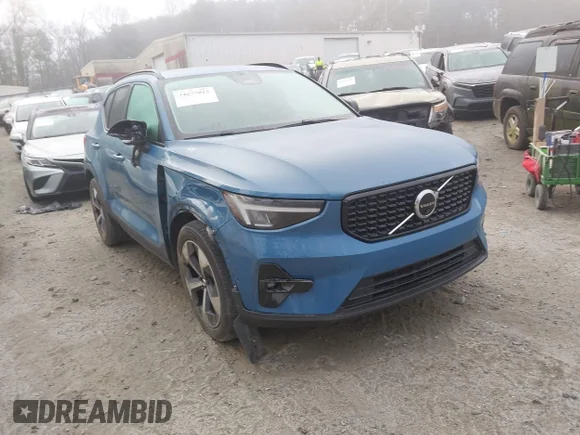 ✅ 2023 Volvo XC40 Plus Dark Theme • VIN: YV4L12UL6P2939062 • Lot: 44077015. Listed on IAAI with 34,271 mi. Free auction sales archive from the USA and detailed vehicle history report at DreamBid. Image 1.
