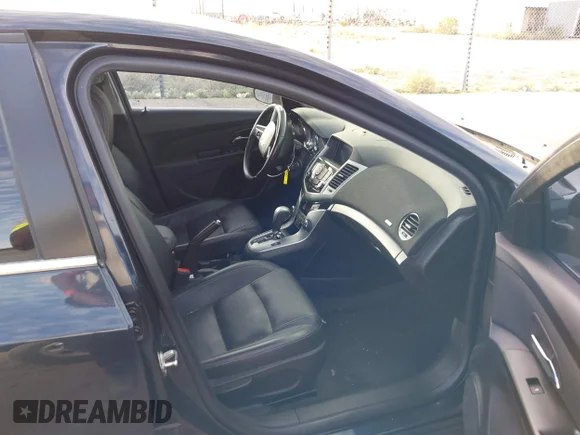 ✅ 2014 Chevrolet Cruze 2LT • VIN: 1G1PE5SB1E7340096 • Lot: 44306423. Wystawiony na IAAI z przebiegiem Nie podano. Bezpłatny archiwum sprzedaży aukcyjnych z USA i szczegółowy raport historii pojazdu na DreamBid. Zdjęcie 5.