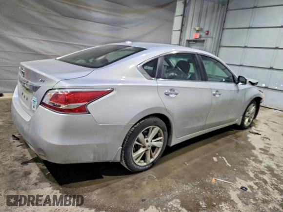 ✅ 2015 Nissan Altima SV • VIN: 1N4AL3AP2FC199834 • Lot: 79085165. Listed on Copart with 119,104 mi. Free auction sales archive from the USA and detailed vehicle history report at DreamBid. Image 3.