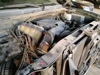 ✅ 2007 Chevrolet Silverado 2500HD 1LT • VIN: 1GCHC23K87F566126 • Lot: 83988864. Wystawiony na Copart z przebiegiem 203 978 mil. Bezpłatny archiwum sprzedaży aukcyjnych z USA i szczegółowy raport historii pojazdu na DreamBid. Zdjęcie 14.