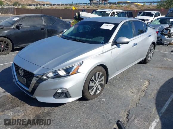 ✅ 2020 Nissan Altima S • VIN: 1N4BL4BV3LC141413 • Лот: 45483500. Опубликован ранее на IAAI с пробегом 65 896 миль. Бесплатный доступ к архиву аукционных продаж из США и подробный отчёт об истории автомобиля на DreamBid. Изображение 2.
