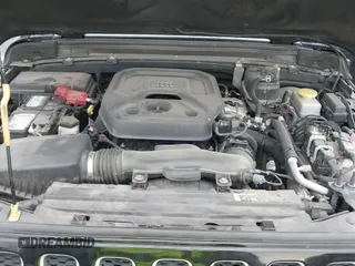 ✅ 2018 Jeep Wrangler Unlimited Sahara • VIN: 1C4HJXEN0JW320639 • Lot: 42646123. Wystawiony na IAAI z przebiegiem 122 182 mil. Bezpłatny archiwum sprzedaży aukcyjnych z USA i szczegółowy raport historii pojazdu na DreamBid. Zdjęcie 19.