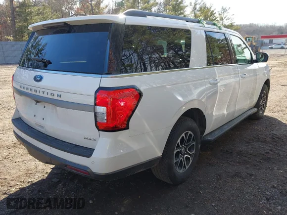 ✅ 2024 Ford Expedition Max XLT • VIN: 1FMJK1H80REA61360 • Lot: 44120758. Wystawiony na IAAI z przebiegiem 41 877 mil. Bezpłatny archiwum sprzedaży aukcyjnych z USA i szczegółowy raport historii pojazdu na DreamBid. Zdjęcie 4.