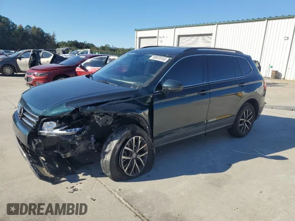 ✅ 2019 Volkswagen Tiguan SE • VIN: 3VV3B7AX1KM108012 • Лот: 90978165. Опубликован ранее на Copart с пробегом 102 576 миль. Бесплатный доступ к архиву аукционных продаж из США и подробный отчёт об истории автомобиля на DreamBid. Изображение 1.
