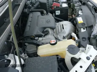 ✅ 2017 Toyota RAV4 XLE • VIN: JTMWFREV1HJ719183 • Lot: 43252399. Wystawiony na IAAI z przebiegiem 99 131 mil. Bezpłatny archiwum sprzedaży aukcyjnych z USA i szczegółowy raport historii pojazdu na DreamBid. Zdjęcie 19.