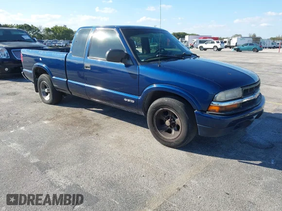✅ 1999 Chevrolet S-10 LS • VIN: 1GCCS19W4XK145044 • Lot: 44481248. Wystawiony na IAAI z przebiegiem 224 634 mil. Bezpłatny archiwum sprzedaży aukcyjnych z USA i szczegółowy raport historii pojazdu na DreamBid. Zdjęcie 1.