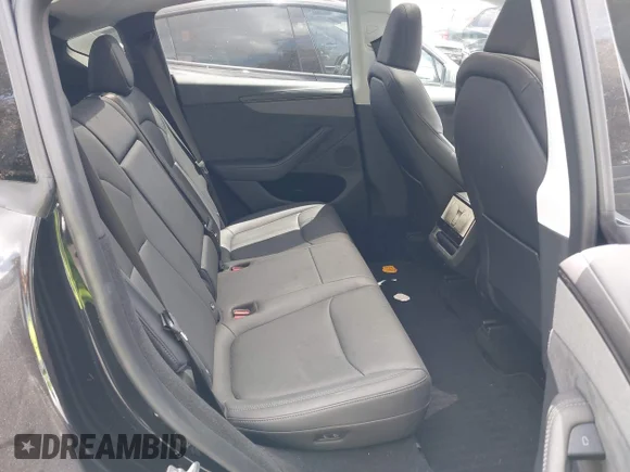✅ 2026 Tesla Model Y Long Range • VIN: 7SAYGDED0TF414342 • Lot: 45212812. Wystawiony na IAAI z przebiegiem 8 232 mil. Bezpłatny archiwum sprzedaży aukcyjnych z USA i szczegółowy raport historii pojazdu na DreamBid. Zdjęcie 8.