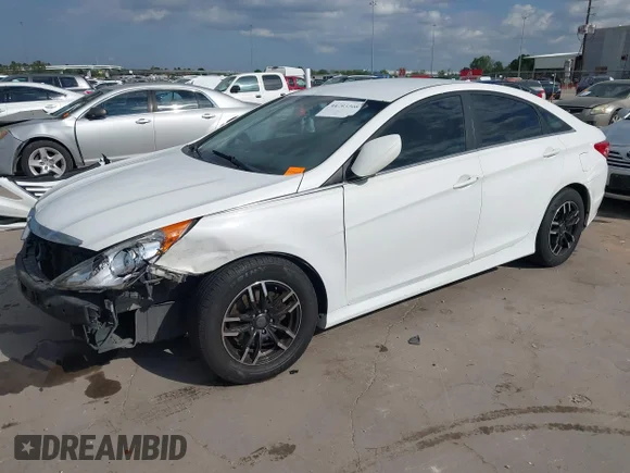 ✅ 2014 Hyundai Sonata GLS • VIN: 5NPEB4AC1EH864811 • Lot: 44703308. Wystawiony na IAAI z przebiegiem 114 732 mil. Bezpłatny archiwum sprzedaży aukcyjnych z USA i szczegółowy raport historii pojazdu na DreamBid. Zdjęcie 2.