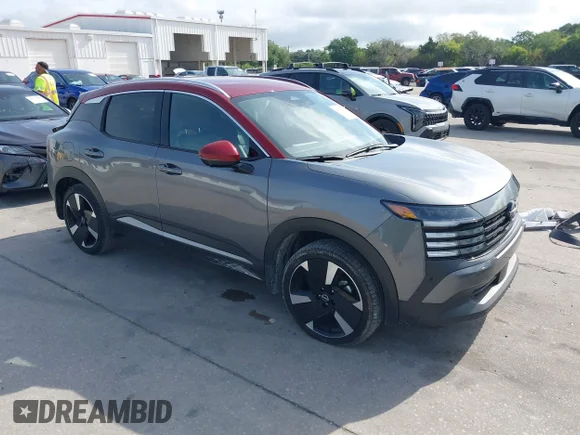 ✅ 2025 Nissan Kicks SR • VIN: 3N8AP6DA8SL304726 • Lot: 44737367. Wystawiony na IAAI z przebiegiem 22 060 mil. Bezpłatny archiwum sprzedaży aukcyjnych z USA i szczegółowy raport historii pojazdu na DreamBid. Zdjęcie 1.