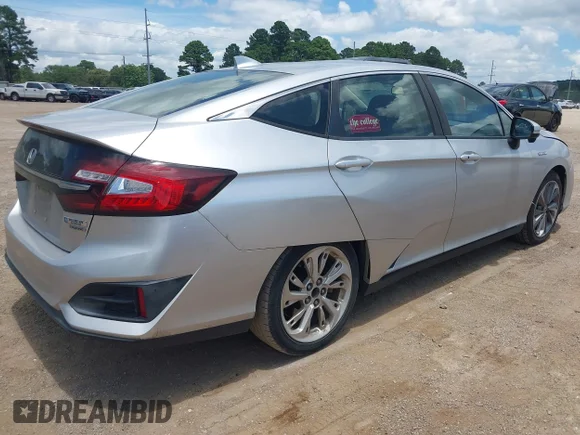 ✅ 2018 Honda Clarity Touring • VIN: JHMZC5F34JC009747 • Lot: 45363966. Wystawiony na IAAI z przebiegiem 86 248 mil. Bezpłatny archiwum sprzedaży aukcyjnych z USA i szczegółowy raport historii pojazdu na DreamBid. Zdjęcie 4.