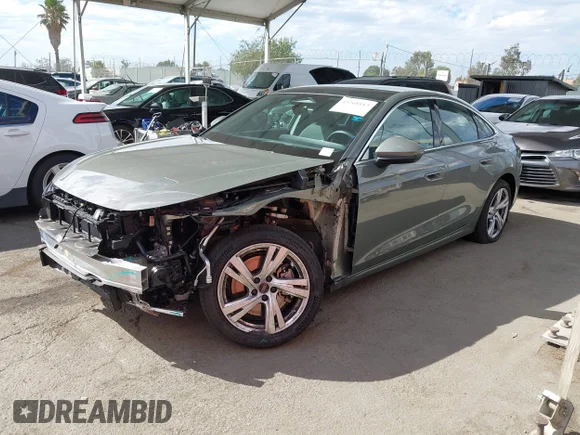 ✅ 2025 Audi A5 Premium • VIN: WAU1BCFU0SN031181 • Lot: 43268113. Wystawiony na IAAI z przebiegiem Nie podano. Bezpłatny archiwum sprzedaży aukcyjnych z USA i szczegółowy raport historii pojazdu na DreamBid. Zdjęcie 2.