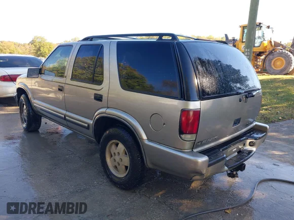 ✅ 2000 Chevrolet Blazer LT • VIN: 1GNDT13W1Y2232175 • Lot: 43492804. Wystawiony na IAAI z przebiegiem 210 604 mil. Bezpłatny archiwum sprzedaży aukcyjnych z USA i szczegółowy raport historii pojazdu na DreamBid. Zdjęcie 3.